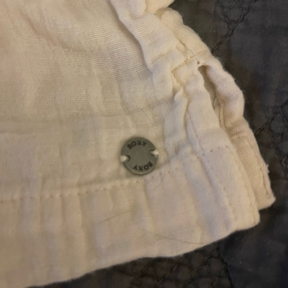 Soft Roxy shorts! Size Medium. - Picture 4 of 4
